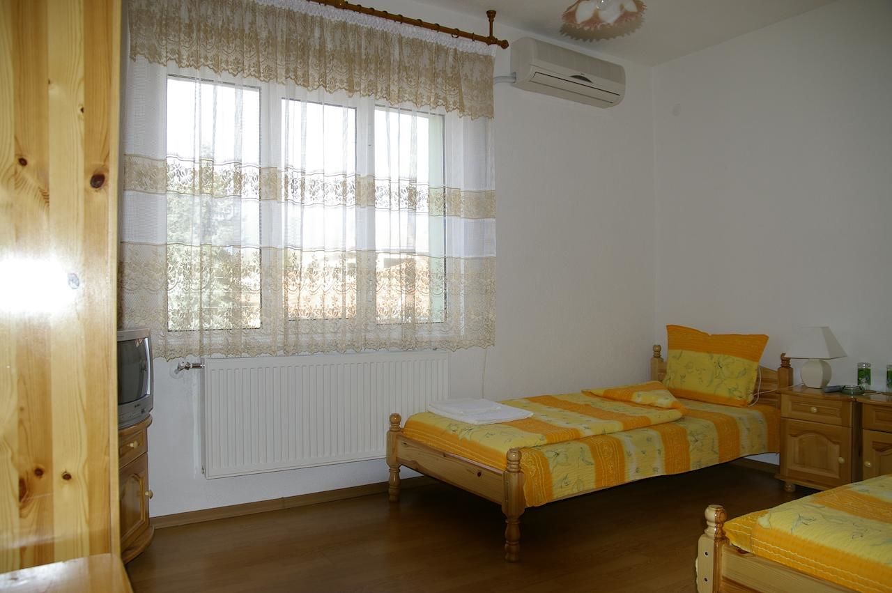 Гостевой дом Karadzhovy Guest House Калофер