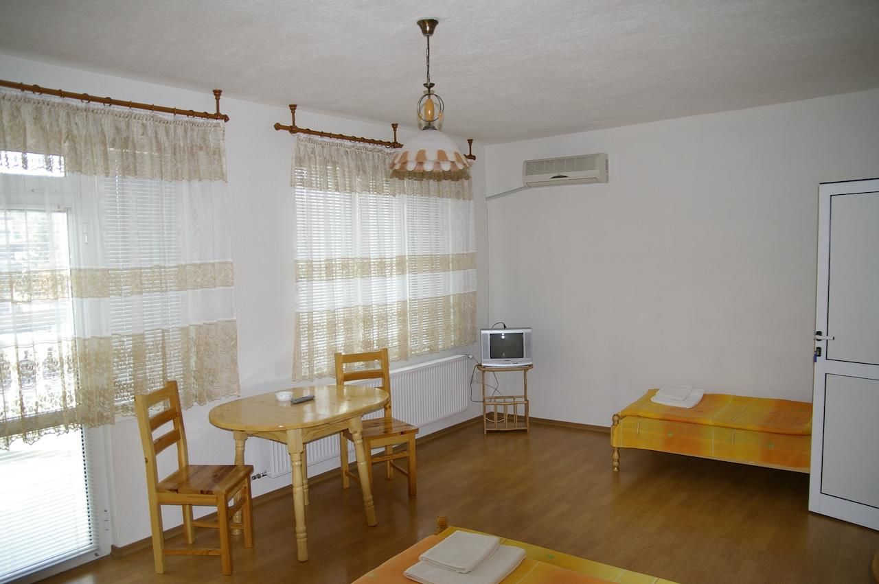 Гостевой дом Karadzhovy Guest House Калофер